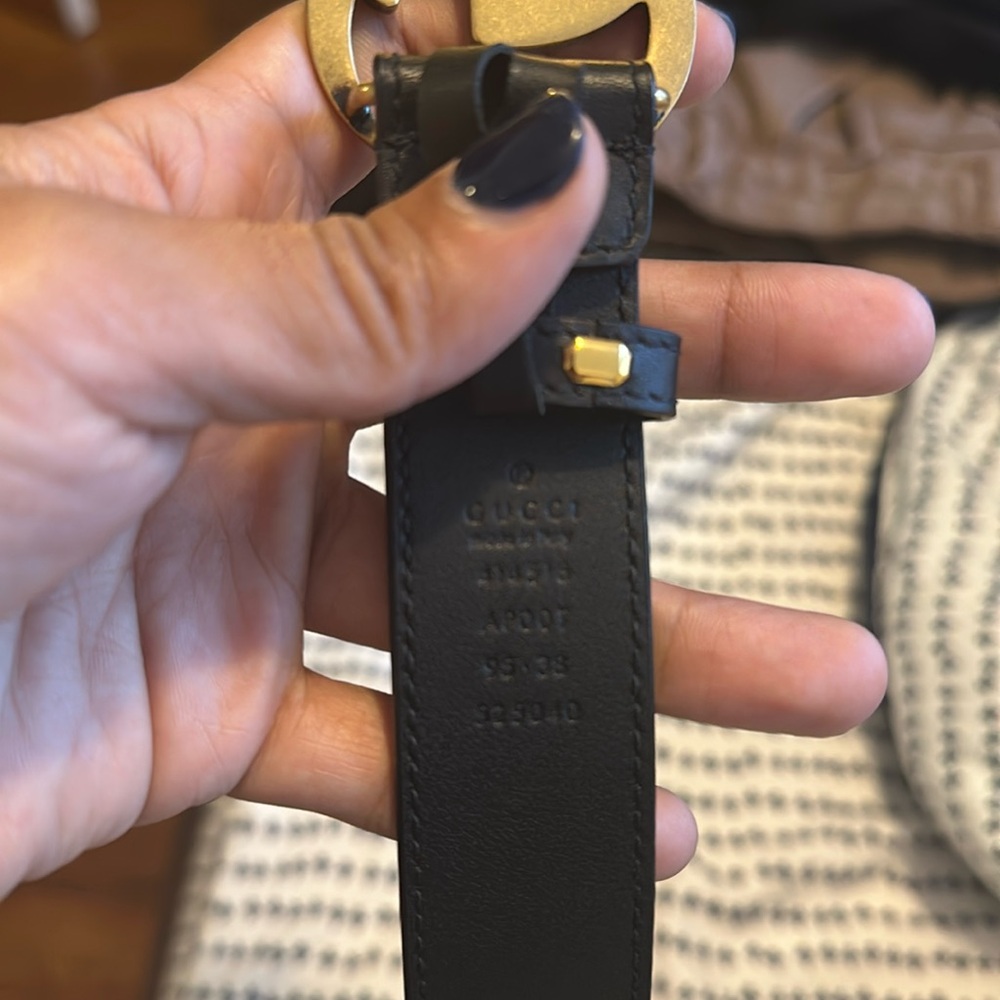 Women Gucci thin marmont belt
